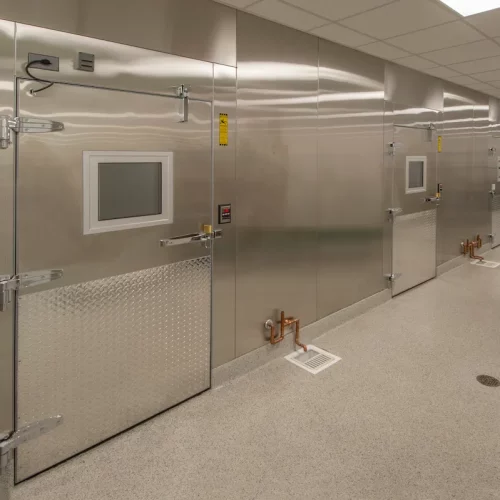 LT cold room with stainless steel-coated panel